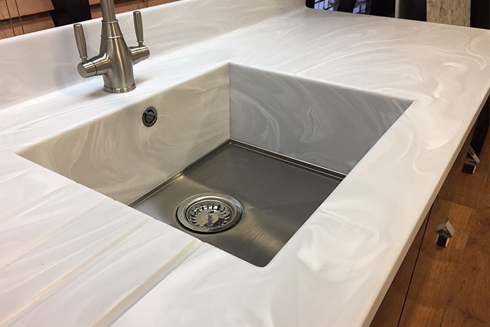 Встроенные мойки из кварцевого камня